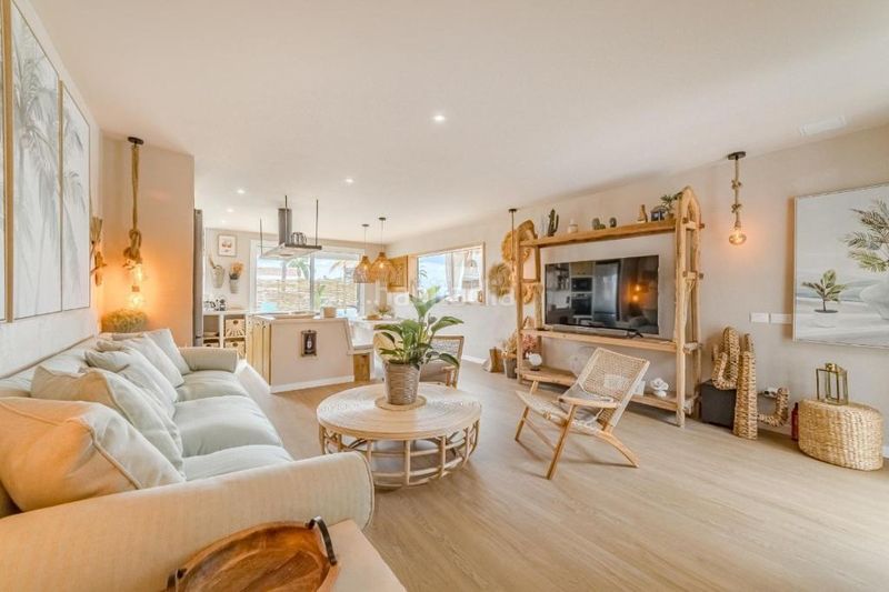 Foto 923dfa6d-0760-4dee-80d0-da4ad2dbee72. Casa amb piscina a Chayofa Arona