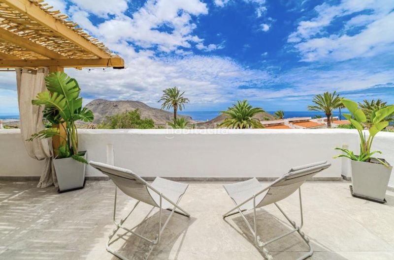 Foto 96300335-d4e8-43f0-adfd-3f2bccd856a5. Casa amb piscina a Chayofa Arona