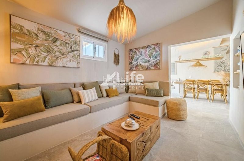 Foto b4d0b34e-72e5-4bb3-9dd4-e97dae2943fe. Casa amb piscina a Chayofa Arona