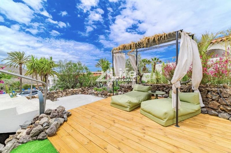 Foto bbae456b-abb3-4e76-bd93-597b80a59008. Casa amb piscina a Chayofa Arona