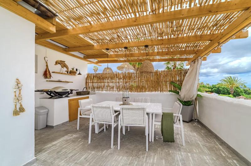 Foto be0a43de-d17f-4010-8788-cf8ca65f06d2. Casa amb piscina a Chayofa Arona