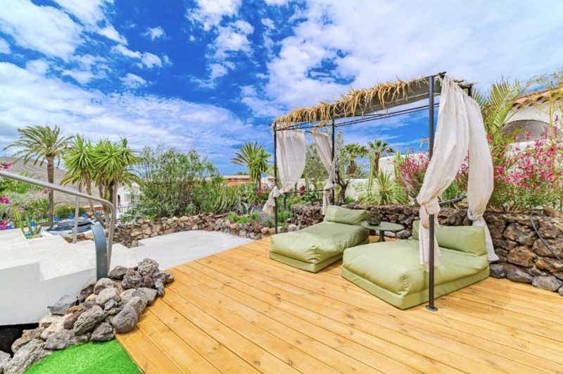 Foto cbad2508-3a92-40c9-aa10-219406fdb768. Casa amb piscina a Chayofa Arona