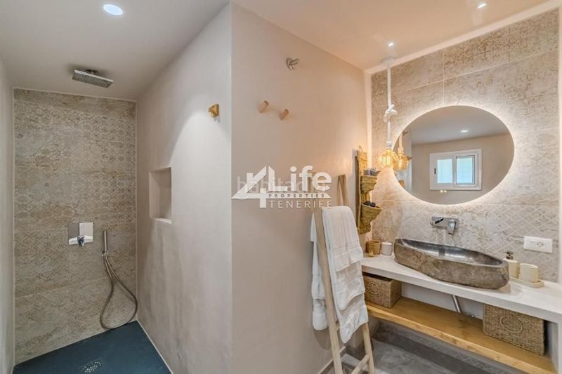 Foto f1112be6-e286-4bdc-9421-4a5e19eb0fc0. Casa amb piscina a Chayofa Arona