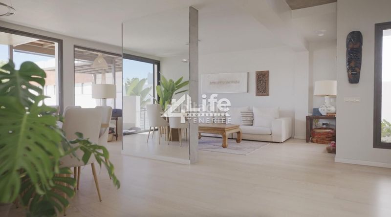 Foto 915d8cfe-2f46-4356-8e7d-1819513f815f. Casa amb aparcament piscina a Playa Fañabé Alto Adeje