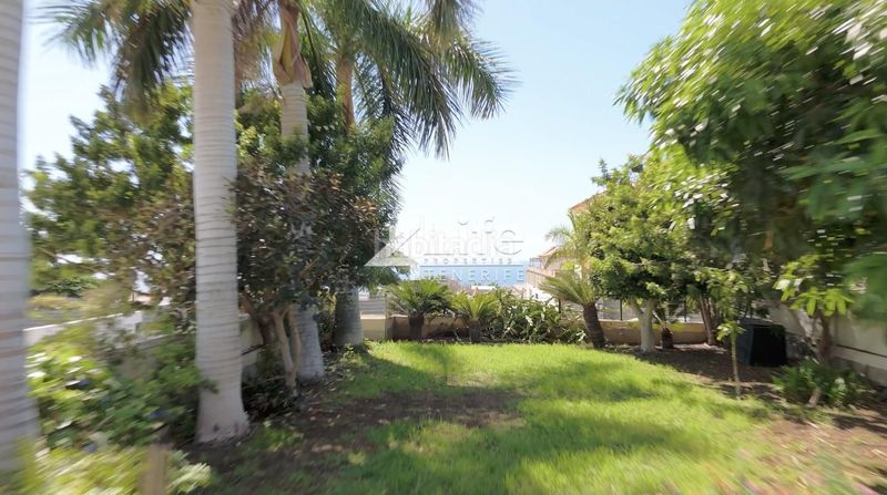 Foto a75f3b7f-0e30-481e-b01c-c3ac14bdccf6. Casa amb aparcament piscina a Playa Fañabé Alto Adeje