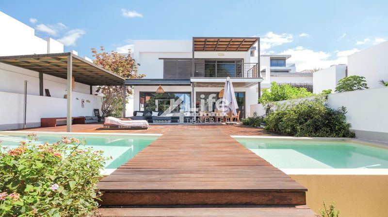 Foto defdfc90-6786-48c2-b7a8-e10ee2ad6772. Casa amb aparcament piscina a Playa Fañabé Alto Adeje