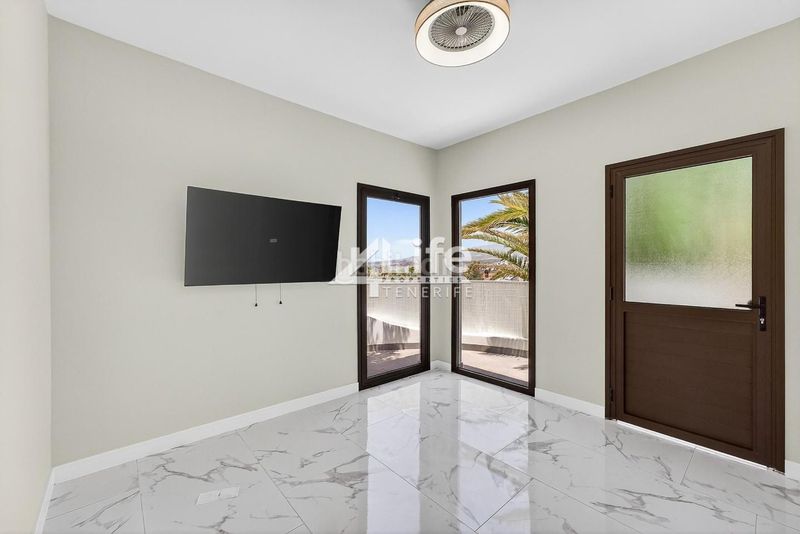 Foto 2500b0e5-6952-406a-b69f-39618c11dfb9. Piso en San Eugenio Alto Adeje