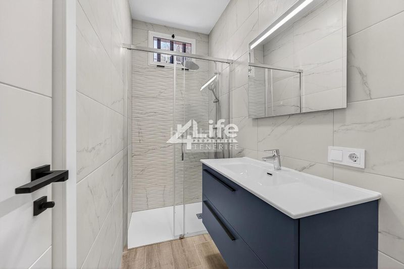 Foto a900debc-419d-49e6-b725-f927e162ea51. Piso en San Eugenio Alto Adeje