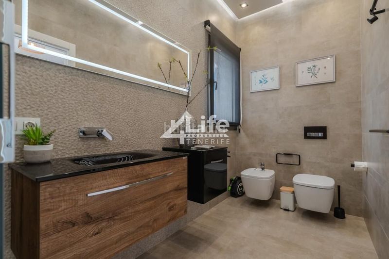 Foto 0ffd95d7-100e-4acc-8250-6afee1155b32. Casa amb aparcament piscina a Torviscas Centro y Alto Adeje