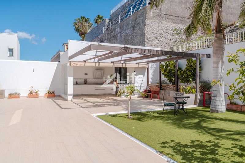 Foto 50c423b3-d174-44ab-8941-4850420c9188. Casa amb aparcament piscina a Torviscas Centro y Alto Adeje