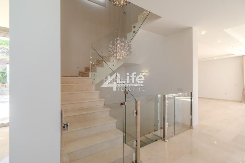 Foto 627f6559-efcc-4089-bffd-50aa7a385d19. Casa amb aparcament piscina a Torviscas Centro y Alto Adeje