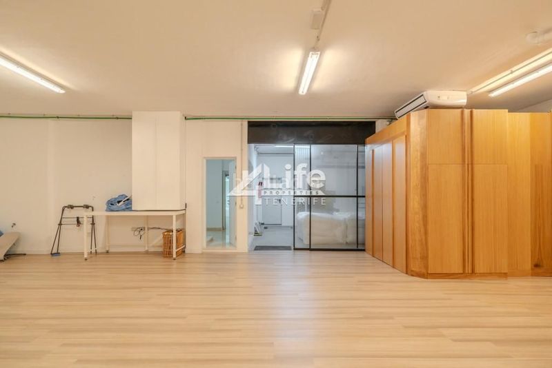Foto ae79b5ef-979d-4ccc-8507-3b9496909a75. Casa amb aparcament piscina a Torviscas Centro y Alto Adeje