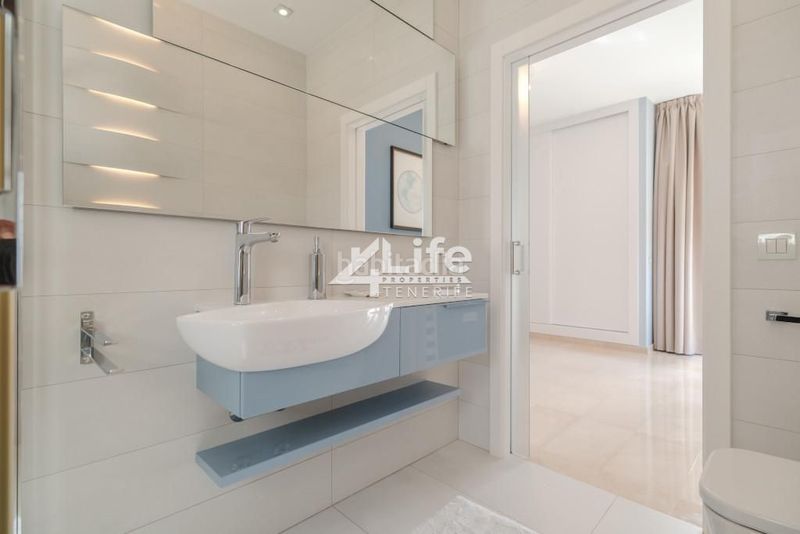 Foto bcb1e6d0-fe99-4a7f-afb2-32f9f3f77a16. Casa amb aparcament piscina a Torviscas Centro y Alto Adeje
