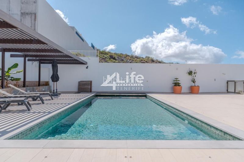 Foto cedeca41-d649-40a1-882f-0b397a5533ac. Casa amb aparcament piscina a Torviscas Centro y Alto Adeje