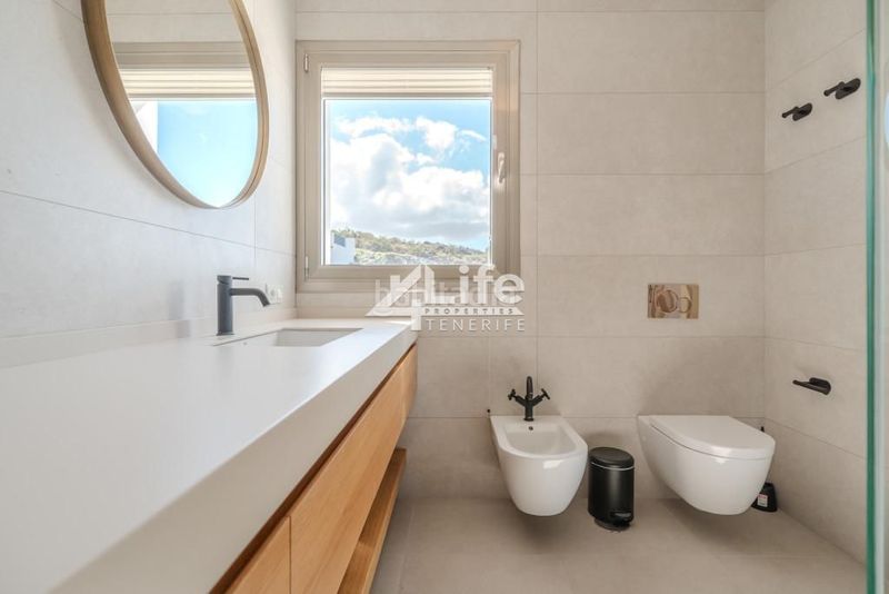 Foto d50b19a9-4e10-4539-8187-c541ae74a8a8. Casa amb aparcament piscina a Torviscas Centro y Alto Adeje