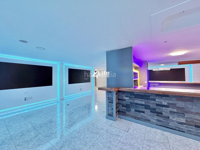 Foto bb29fcfb-eff9-4674-8bdc-35031e98b9eb. Local comercial a Playa del Duque Adeje