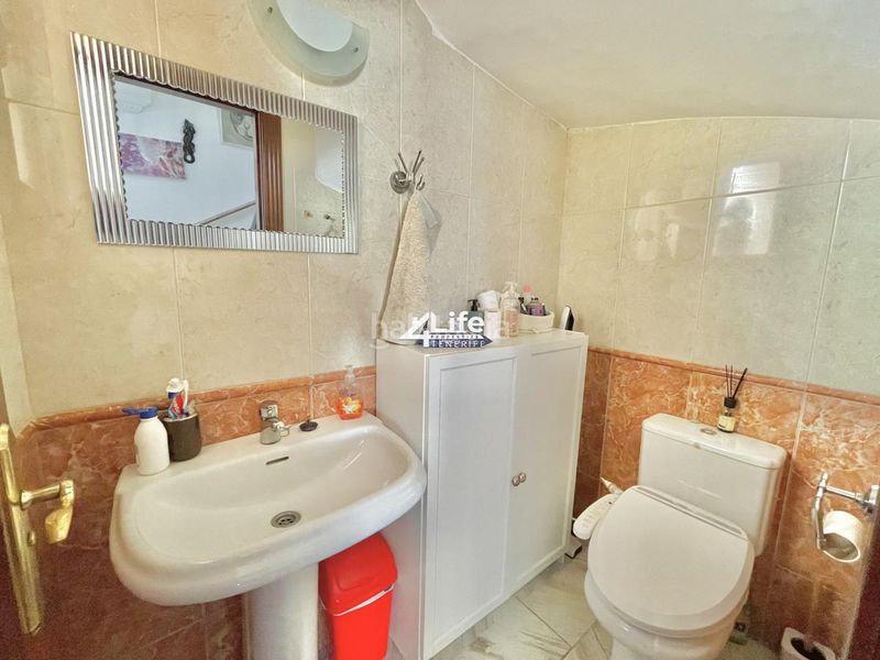 Foto c3a487ff-1bab-4b14-b4cc-202c02535e08. Casa adossada amb aparcament a Playa Fañabé Alto Adeje