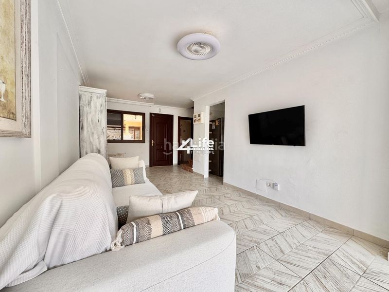 Foto ffbcd99b-73d2-40fc-9a99-7885e466089e. Casa adossada amb aparcament a Playa Fañabé Alto Adeje