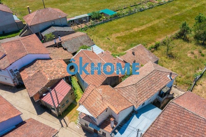 Foto f787fb38-c721-4274-a89e-af0b8de6856c. Casa amb aparcament a Vilardevós