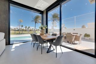 Maison à El Pinar de Campoverde. Villas de lujo en venta en un complejo residencial cerrado con a