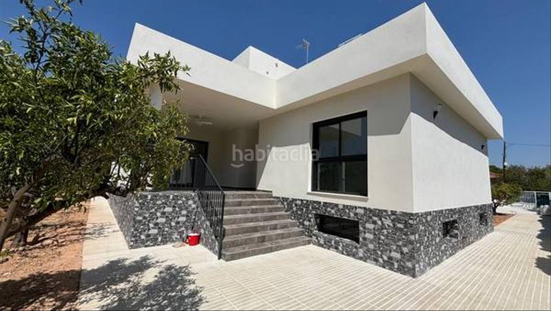 Foto 52cbc4fe-210b-47c2-946c-60cc02e27e05. Casa ¡amplio chalet con parcela y piscina! en Los Girasoles Sant Vicent del Raspeig