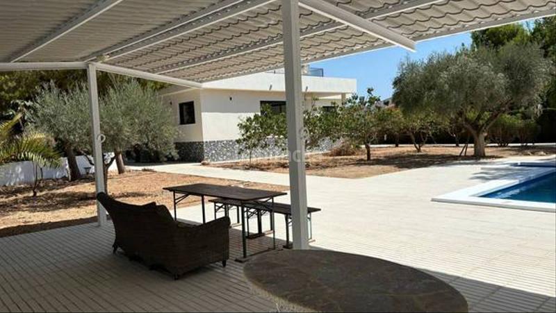 Foto 9a095fe5-3207-4935-8302-c74ebc91cb6f. Casa ¡amplio chalet con parcela y piscina! en Los Girasoles Sant Vicent del Raspeig