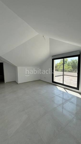 Foto e6bd922f-60b7-44ba-b8c6-523de766a21f. Casa ¡amplio chalet con parcela y piscina! en Los Girasoles Sant Vicent del Raspeig