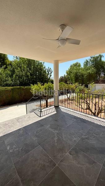 Foto f5a49ac3-c2a6-4f92-b4c8-87f75905b0fb. Casa ¡amplio chalet con parcela y piscina! en Los Girasoles Sant Vicent del Raspeig