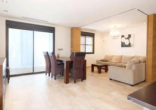 Piso en Los Secanos. ¡amplio piso con terraza, 2 dormitorios y rica infraestructura!
