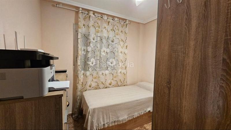 Foto ae39dfcc-b508-4f83-ac62-ebf2fa9a4d7b. Pis a Antonio Machado Torrevieja