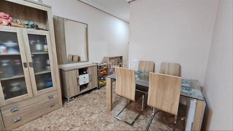 Foto d68edd42-2983-4806-86a4-18099f019475. Pis a Antonio Machado Torrevieja