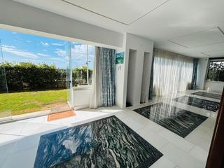 Apartamento en Puerto de Estepona. Apartamento 4 dormitorio 1880m² en estepona