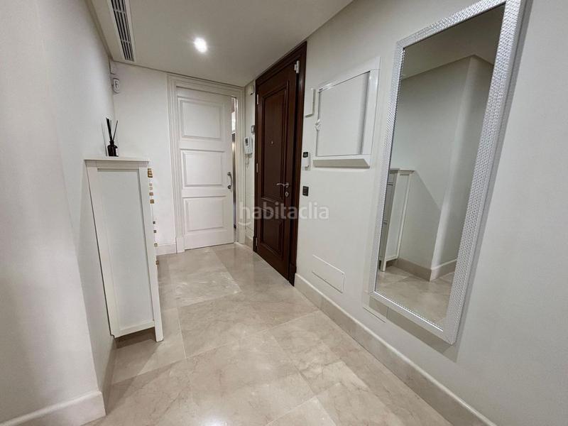 Foto 18ae0be1-dffb-4958-b8ec-f5c6bfbf850c. Piso apartamento 4 dormitorios 188 m2 en puerto de Estepona Estepona