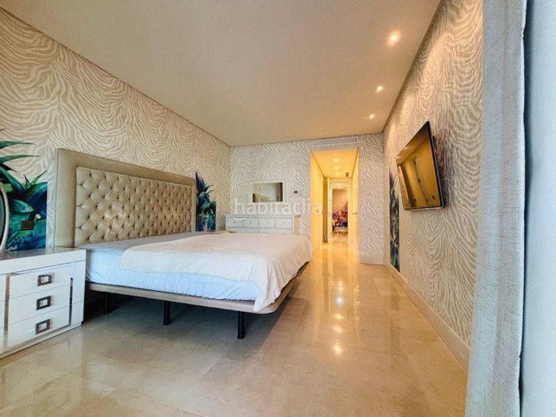 Foto 37bf752f-3389-48eb-b1fe-2b3cf5d45ce2. Piso apartamento 4 dormitorios 188 m2 en puerto de Estepona Estepona