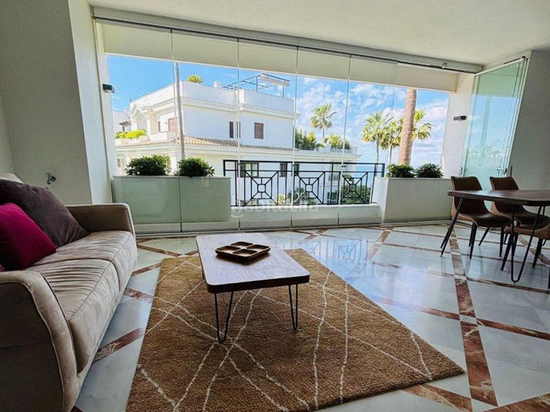 Foto 5f19ebdd-98e4-4d2b-aa48-3c411d27aff9. Piso apartamento 4 dormitorios 188 m2 en puerto de Estepona Estepona