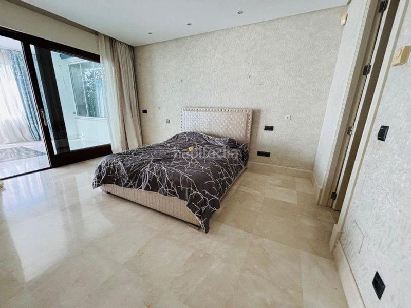 Foto 8a4fce64-1280-4d8d-a53d-6071a5b42c5c. Piso apartamento 4 dormitorios 188 m2 en puerto de Estepona Estepona