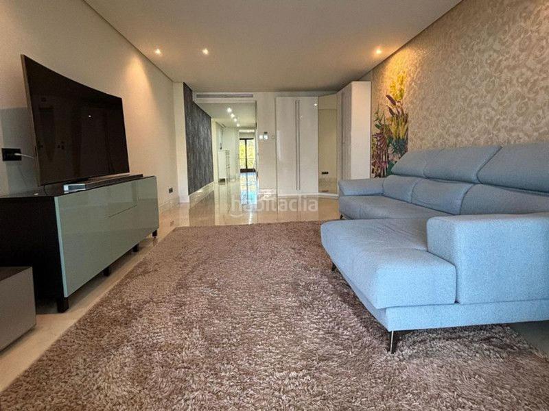 Foto ada6a095-21c1-4361-a9f7-cd7f842b29cd. Piso apartamento 4 dormitorios 188 m2 en puerto de Estepona Estepona