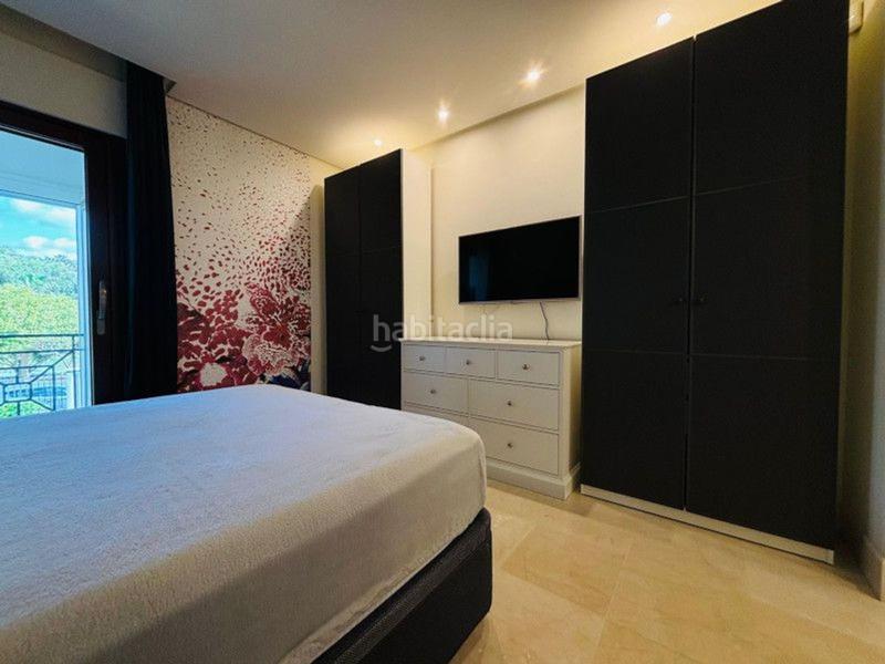 Foto db7f18fd-a026-4661-806e-7abf15fa8d95. Piso apartamento 4 dormitorios 188 m2 en puerto de Estepona Estepona