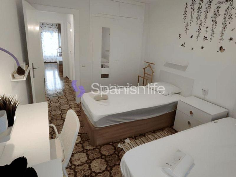 Foto fd08ebbc-cc92-494c-b696-947c2abff381. Pis a Juan XXIII Alicante