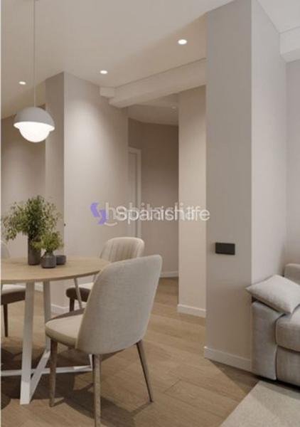 Foto 0f92eb53-6fa2-4e9c-97a7-89c2b6e895d6. Pis amb piscina a Playa Poniente Benidorm