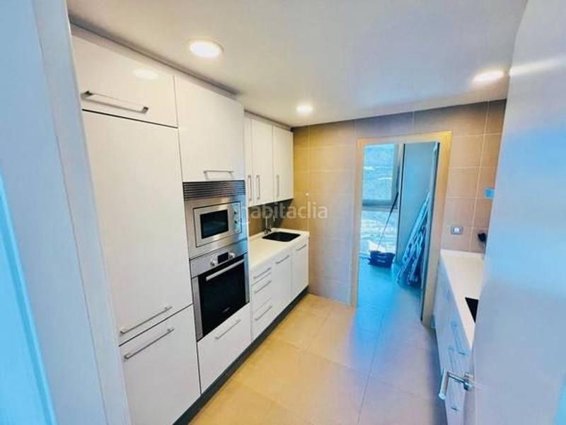 Foto d4a7131d-56c0-434b-a32c-17a4f25c76b5. Appartement avec parking piscine dans Playa Poniente Benidorm