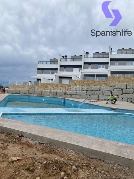 Foto 554d6e15-115f-4077-ab5c-ba5ab7152ae6. Casa amb calefacció aparcament piscina a balcón de Finestrat-terra marina Finestrat