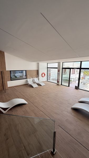 Foto 06bfb227-fa99-4186-8fbc-7916a850f866. Apartament amb aparcament piscina a balcón de Finestrat-terra marina Finestrat