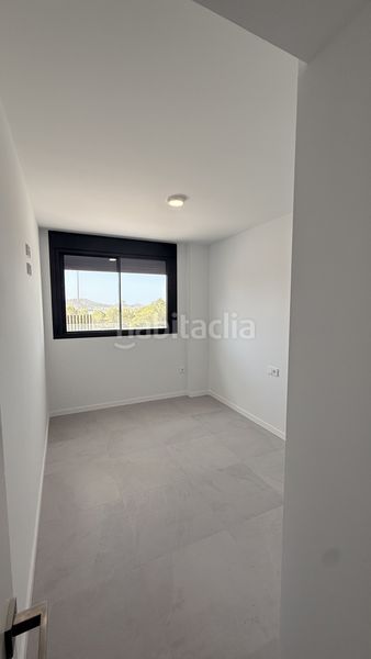 Foto 7b955de3-d90f-4bbf-85c7-adb5f07536de. Apartament amb aparcament piscina a balcón de Finestrat-terra marina Finestrat