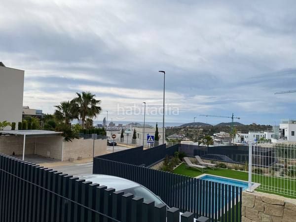Foto 053f837d-46b0-43e0-a71f-2cf3896d495d. Xalet amb calefacció aparcament piscina a balcón de Finestrat-terra marina Finestrat