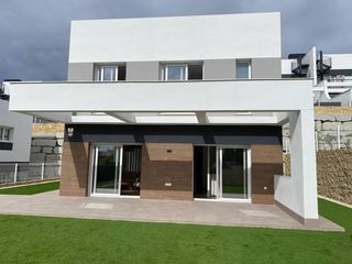 Xalet  Avenida granada. Chalet 4 habitaciones 239.39 m en finestrat