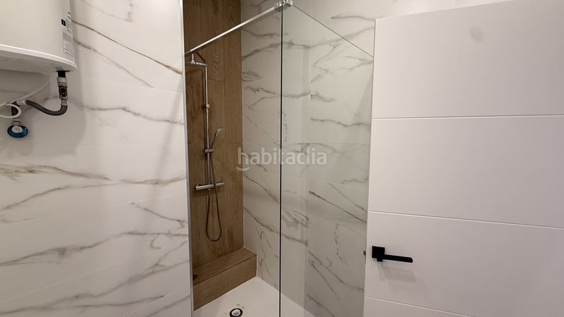 Foto 96bd133f-545a-4954-889d-d4498b4f0754. Apartament amb aparcament piscina a Playa Poniente Benidorm