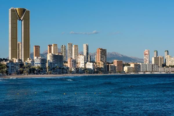 Foto 82ed965d-be7b-4949-850b-d966c23abd4e. Apartament amb aparcament a Playa Poniente Benidorm