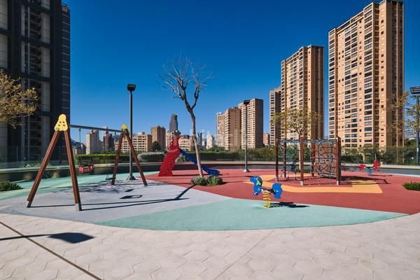 Foto 886c92e3-6979-4728-b46d-e5800dd169e1. Apartament amb aparcament a Playa Poniente Benidorm