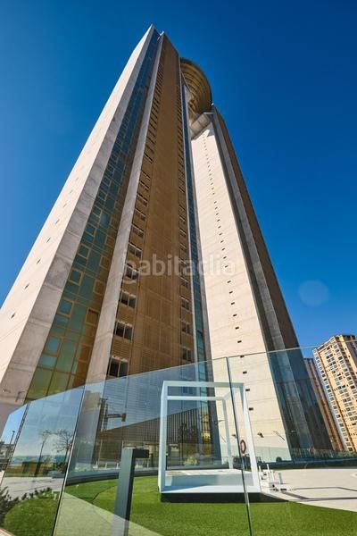 Foto a56ceaf5-e804-40cc-880d-e6b34df43306. Apartament amb aparcament a Playa Poniente Benidorm